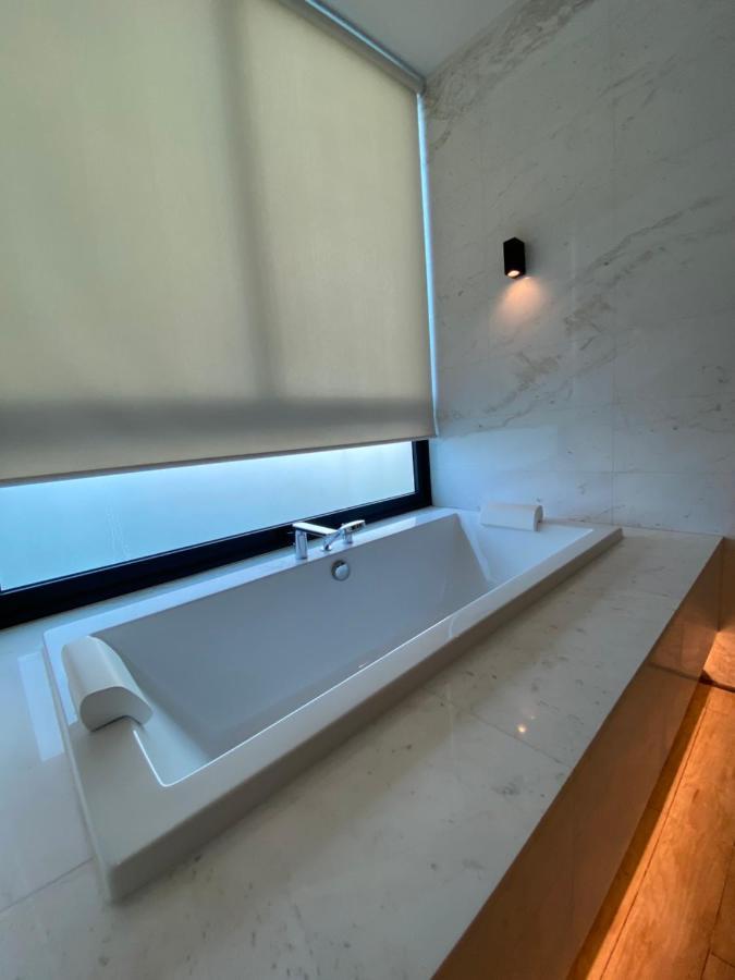 Ikiru 18 Private Saltwater Pool Villa, 3 Ensuite Br, Outdoor Bbq, 5 Mins To Beach Pantai Cenang  Exteriör bild